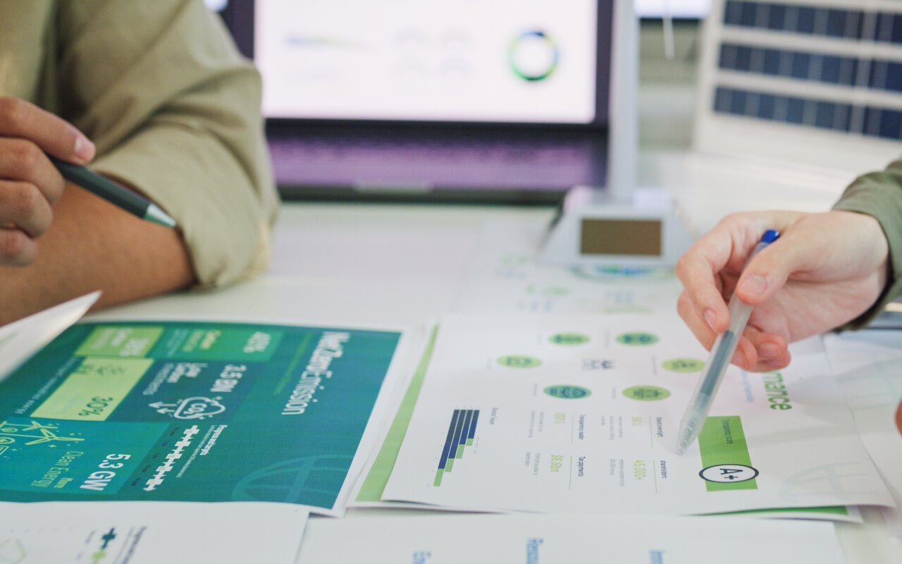 Regnskapsloven § 1-2a definerer hvilke regnskapspliktige som er rapporteringspliktige. Foto: Adobe Stock