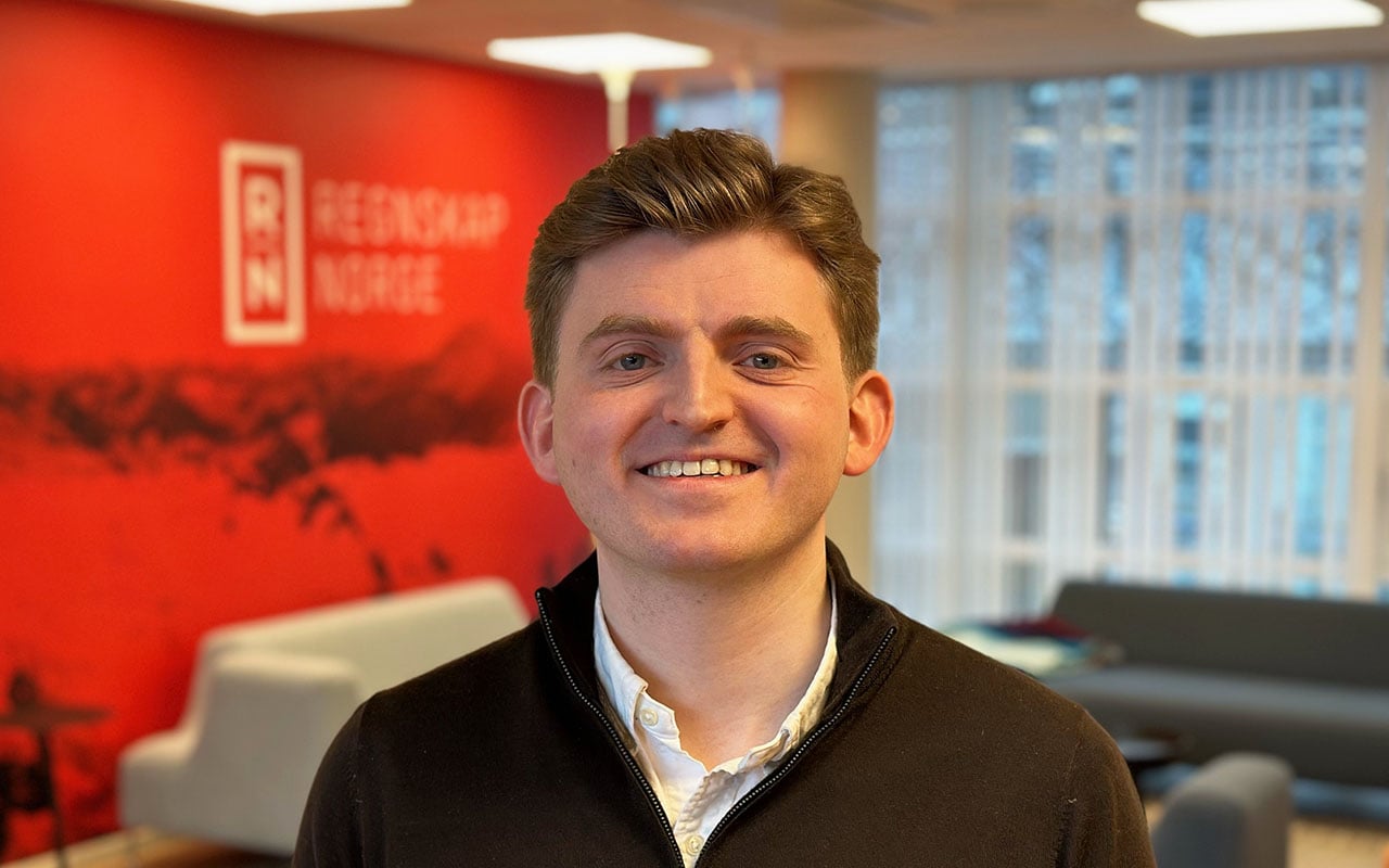 Axel Brynjulfsen, daglig leder i Randi Regnskap, gjester Regnskap Norge-podden denne uken.