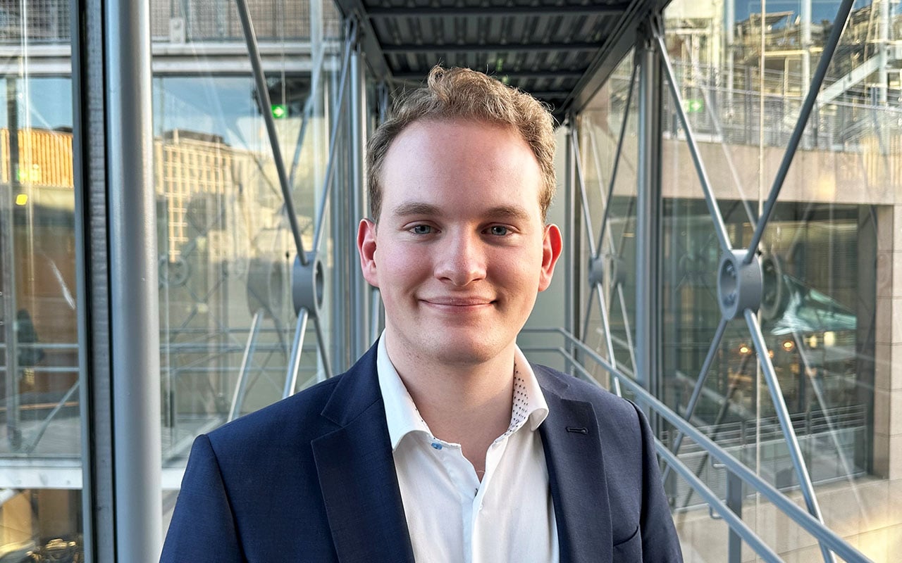 Hvordan kan regnskapsføreren bistå kunden med bærekraft og bærekraftsrapportering? Hør Sven Østebøs svar i uken podcast-episode.