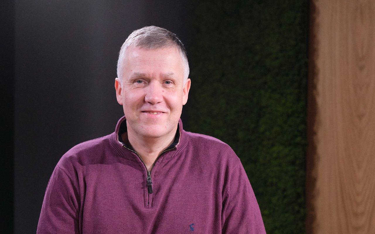Svein Austheim guider oss gjennom Teknologiundersøkelsen i den siste episoden av Regnskap Norge-podden. Foto: Regnskap Norge