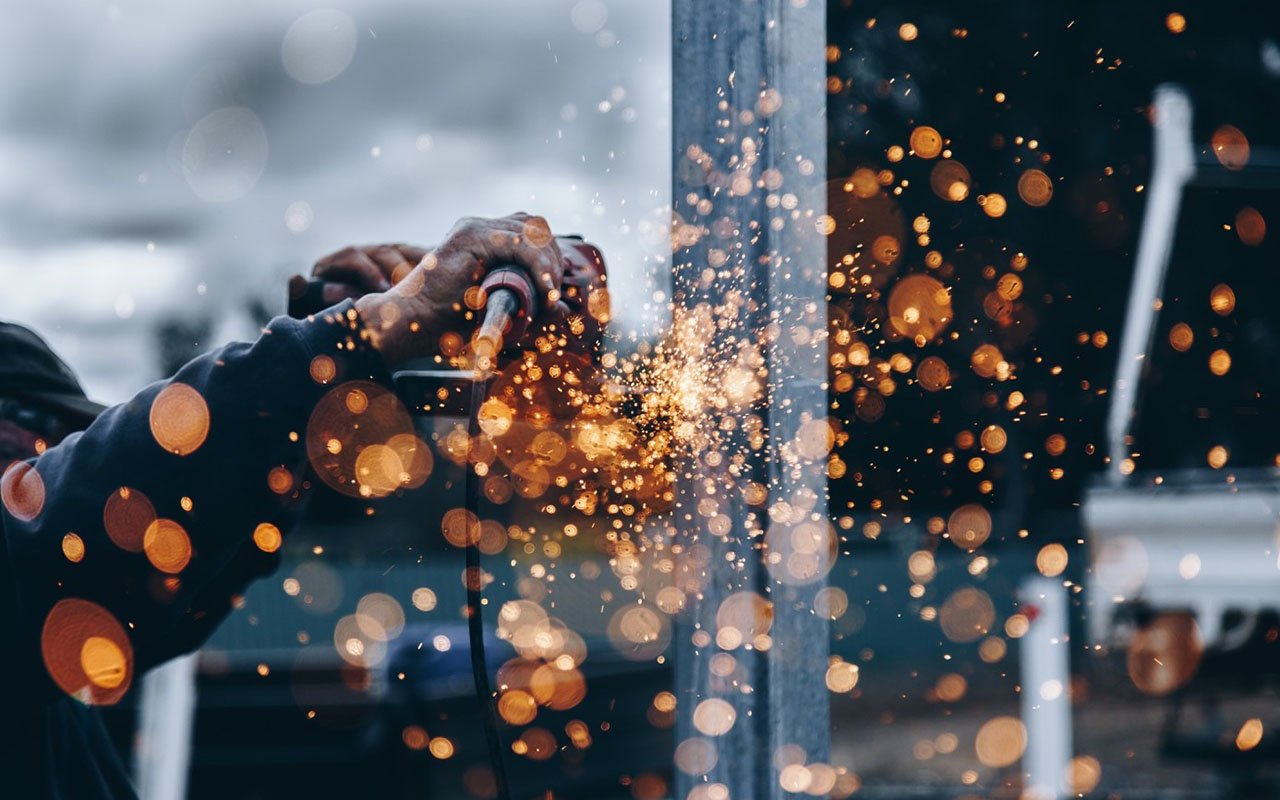 Regnskapsførere har en unik mulighet til å veilede sine kunder gjennom kravene i åpenhetsloven. Foto: Christopher Burns på Unsplash