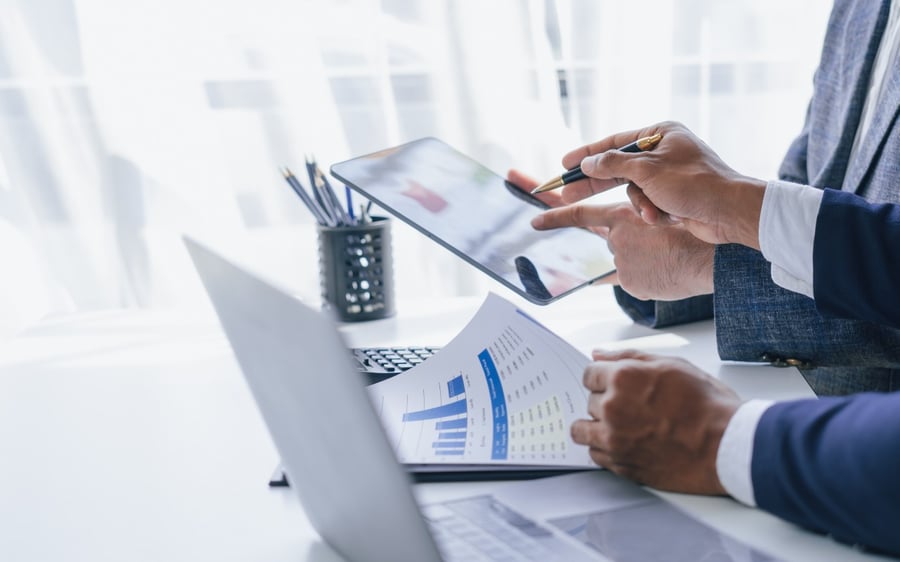 Mange velger forenklet IFRS, som er et frivillig alternativ til GRS og full IFRS, med hjemmel i regnskapsloven. Foto: AdobeStock