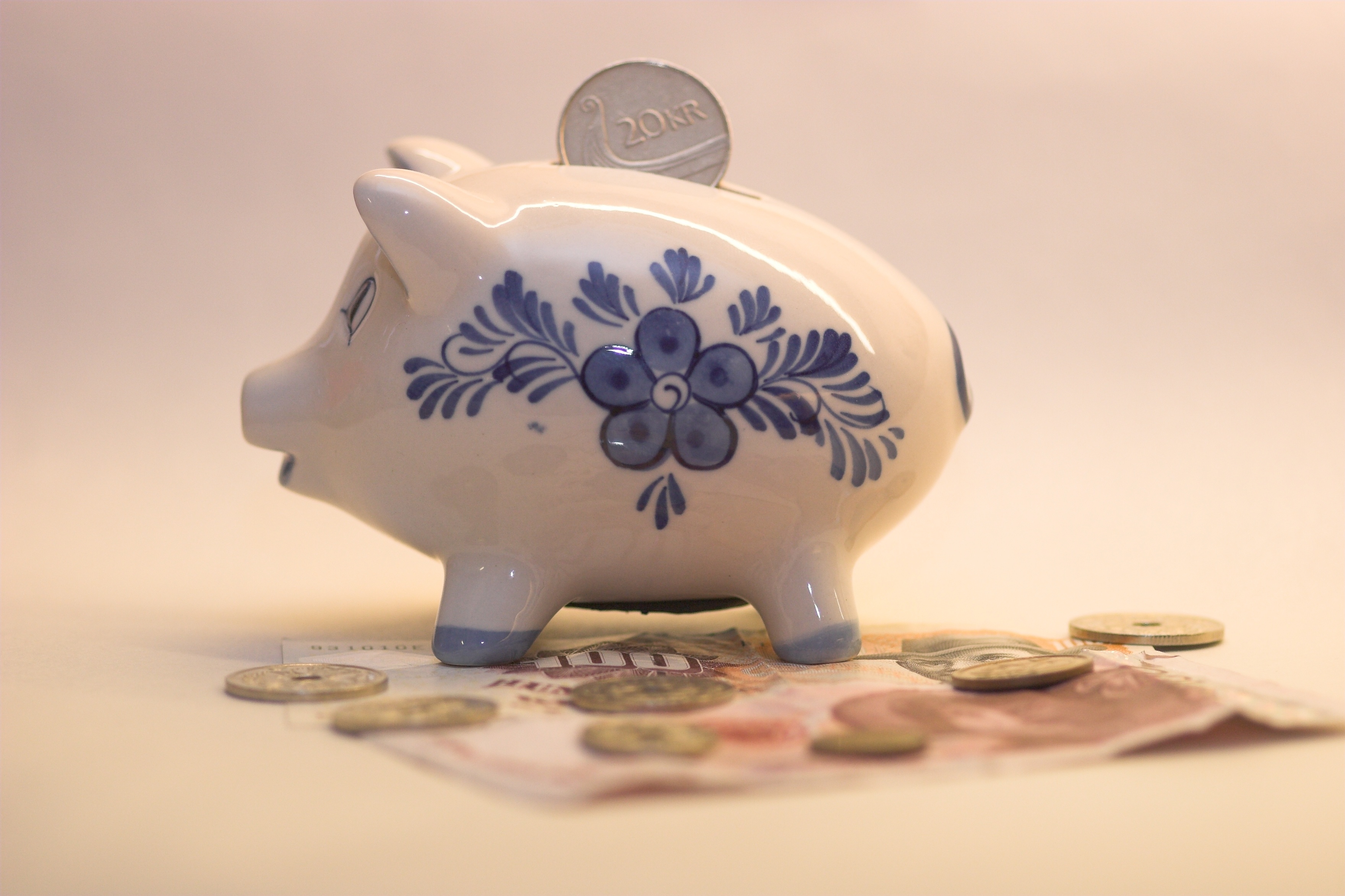 Det blir mindre å putte på sparegrisen, hvis du får dårligere kredittscore. Foto: AdobeStock