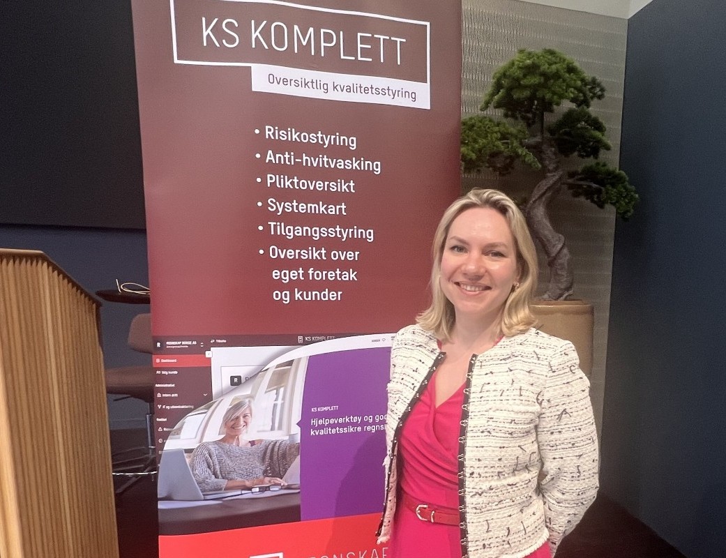  – Oversiktlig og pedagogisk bygd opp, med skille mellom eget foretak og kunder, sier statsautorisert regnskapsfører Victoria Stikholm. Foto: Regnskap Norge