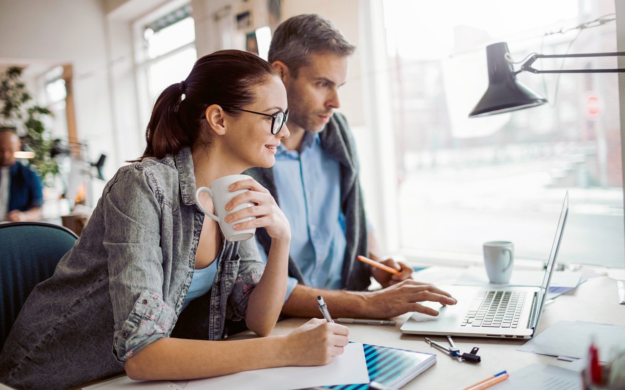 Her får du som regnskapsfører en steg for steg-veiledning til hva du bør gjøre ved kjøp av fjernleverbare tjenester fra utlandet. Foto: Getty Images